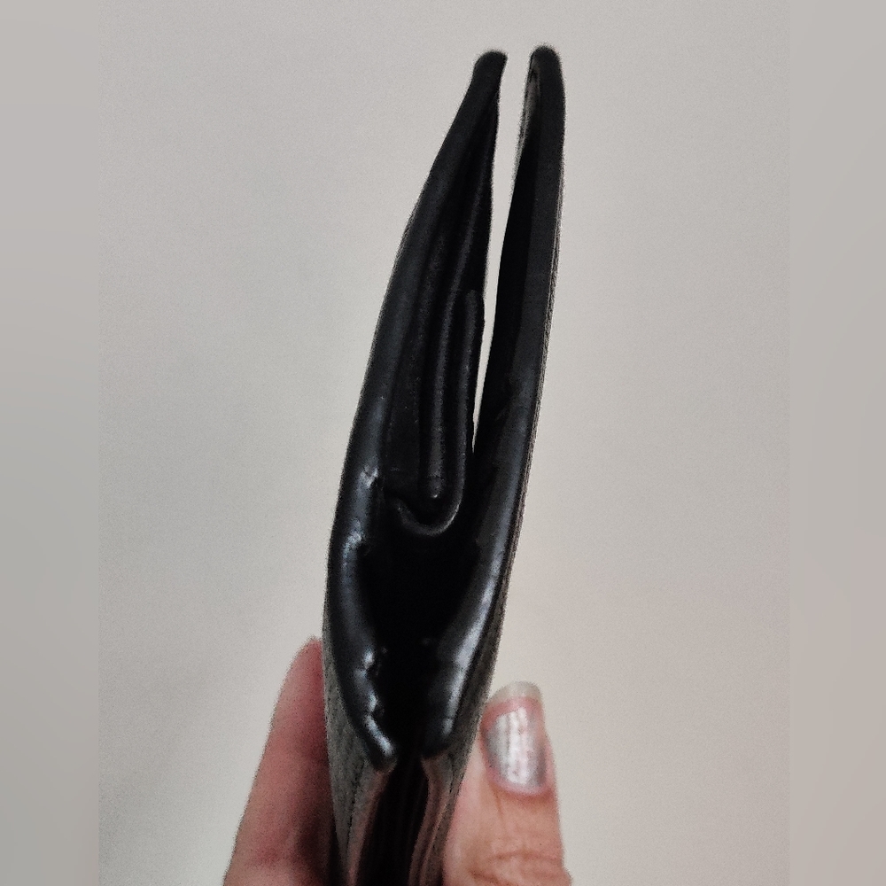 Massimo Dutti Bifold wallet in EUC - Picture 11 of 13